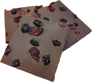 DARK CHOCOLATE 72% WITH BERRIES